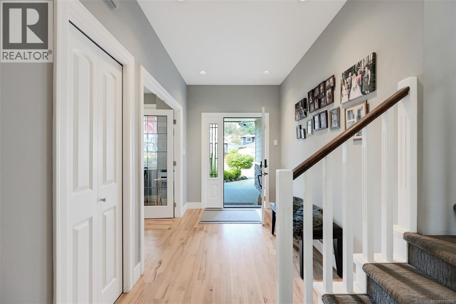 3445 Hopwood Pl, Colwood