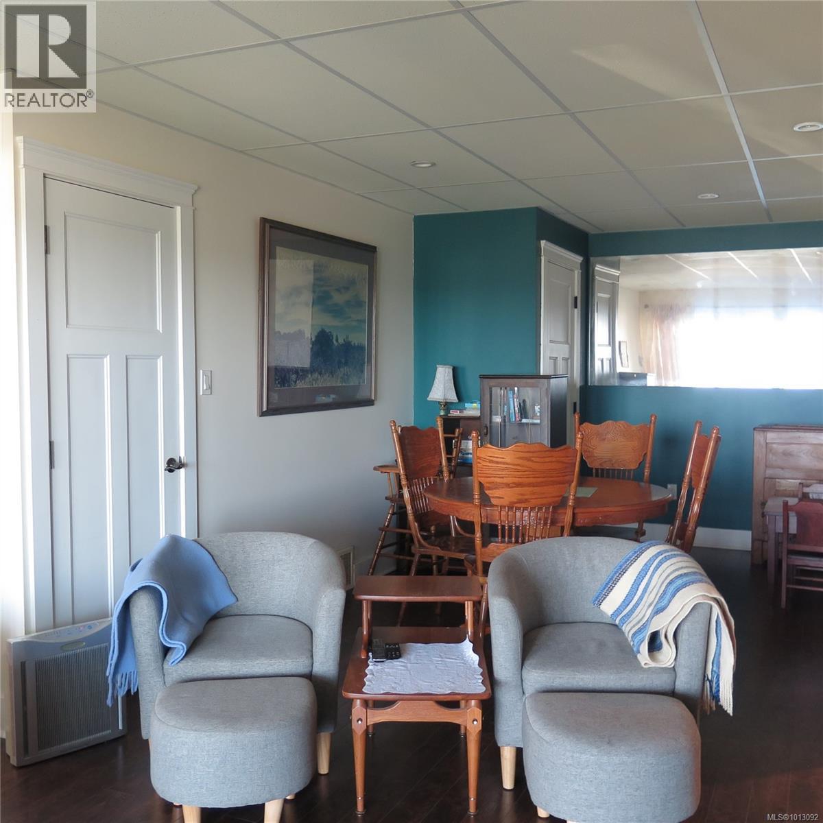 426 Davis Rd, Ladysmith