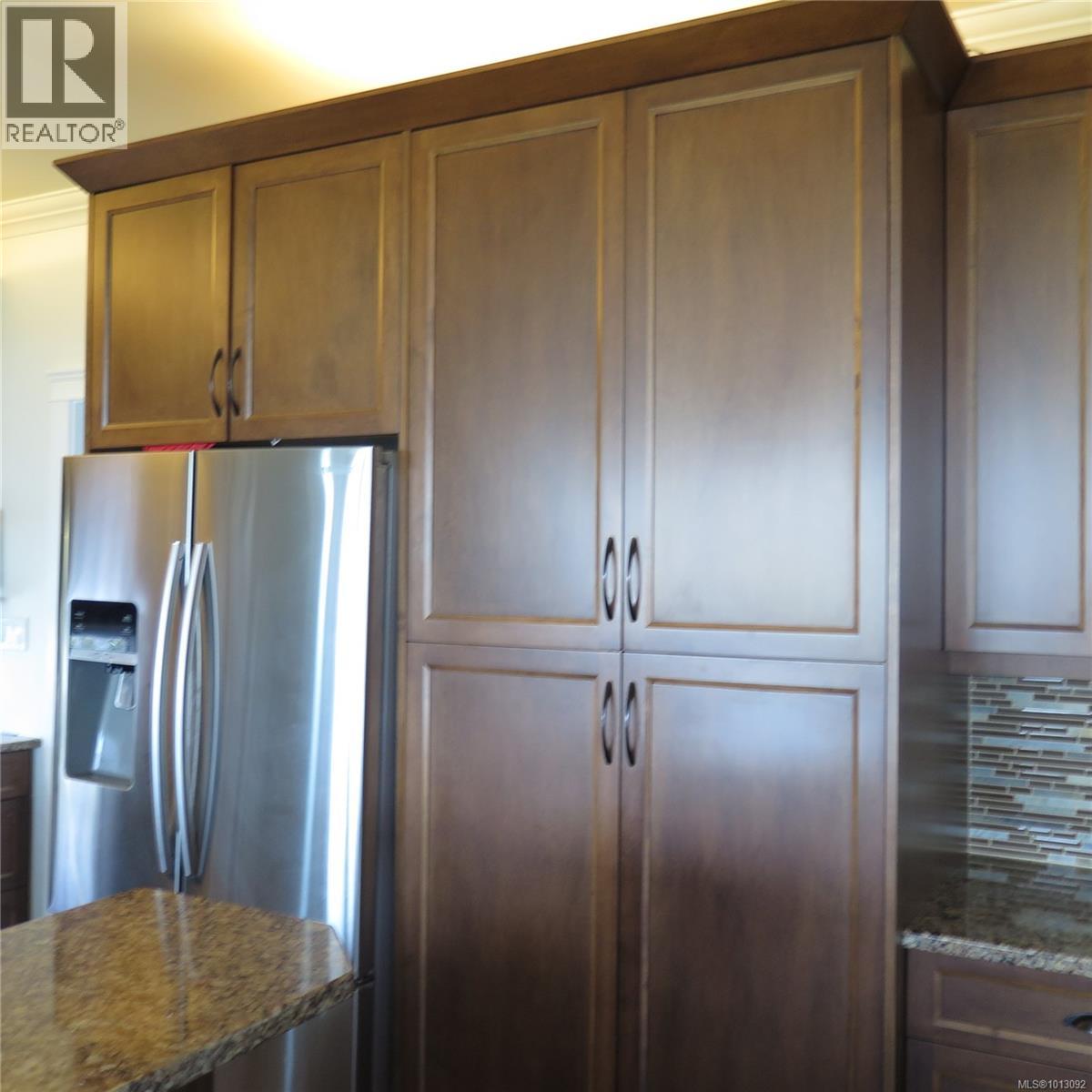 426 Davis Rd, Ladysmith