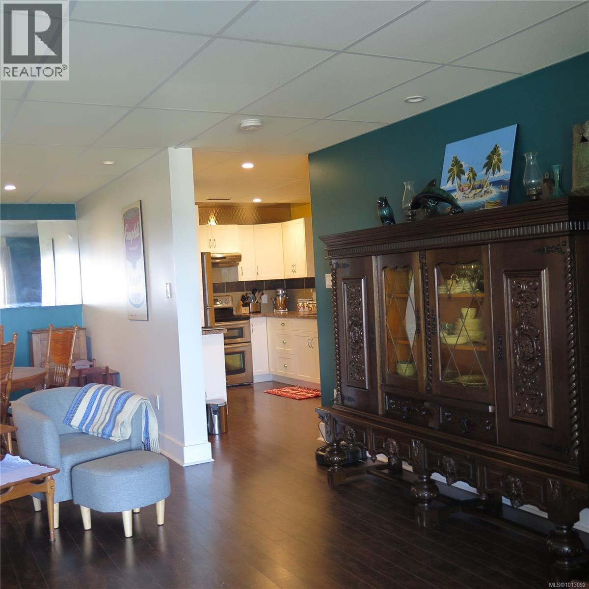 426 Davis Rd, Ladysmith