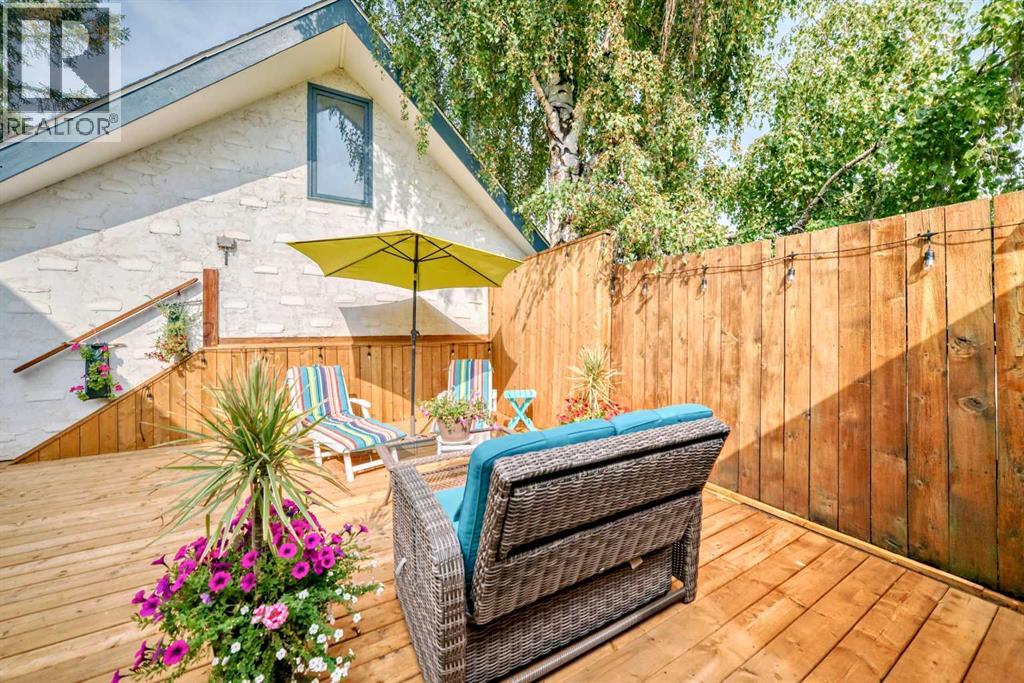 Single Family House Bi-level for Sale in  Mountain Street W Rosemont Okotoks 
