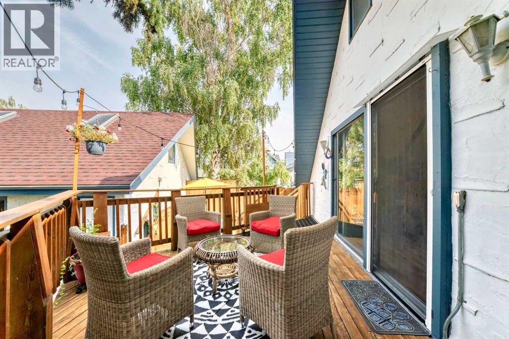 Single Family House Bi-level for Sale in  Mountain Street W Rosemont Okotoks 