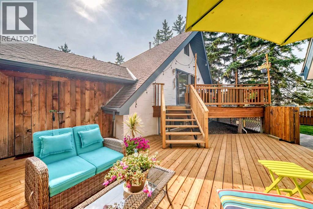 Single Family House Bi-level for Sale in  Mountain Street W Rosemont Okotoks 