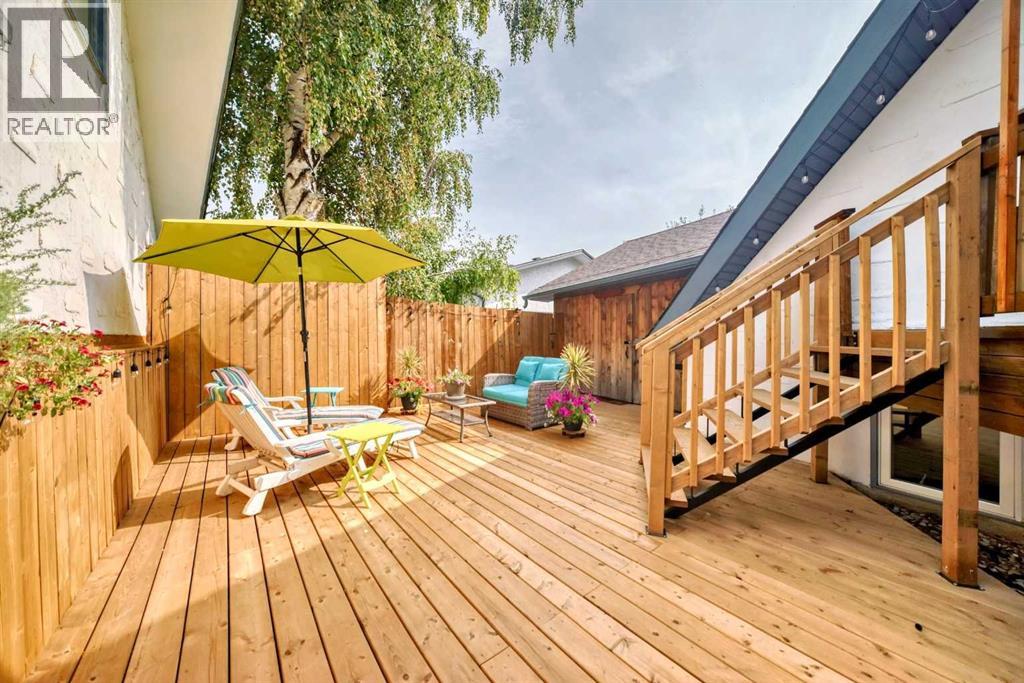 Single Family House Bi-level for Sale in  Mountain Street W Rosemont Okotoks 
