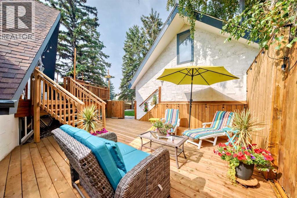 Single Family House Bi-level for Sale in  Mountain Street W Rosemont Okotoks 