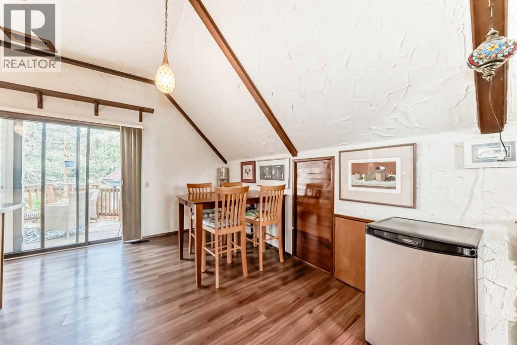 Single Family House Bi-level for Sale in  Mountain Street W Rosemont Okotoks 