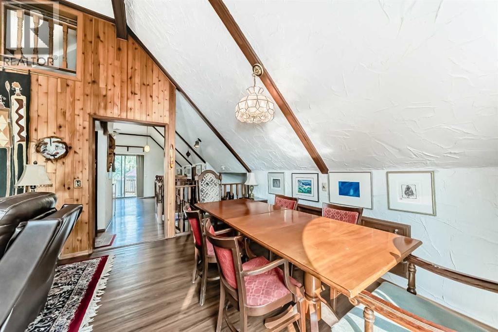 Single Family House Bi-level for Sale in  Mountain Street W Rosemont Okotoks 