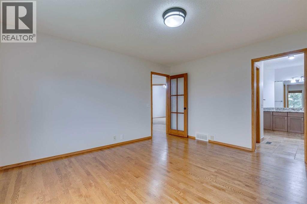 Single Family House for Sale in  Somerset Way SW Somerset Calgary 