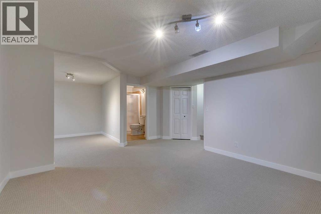 Single Family House for Sale in  Somerset Way SW Somerset Calgary 