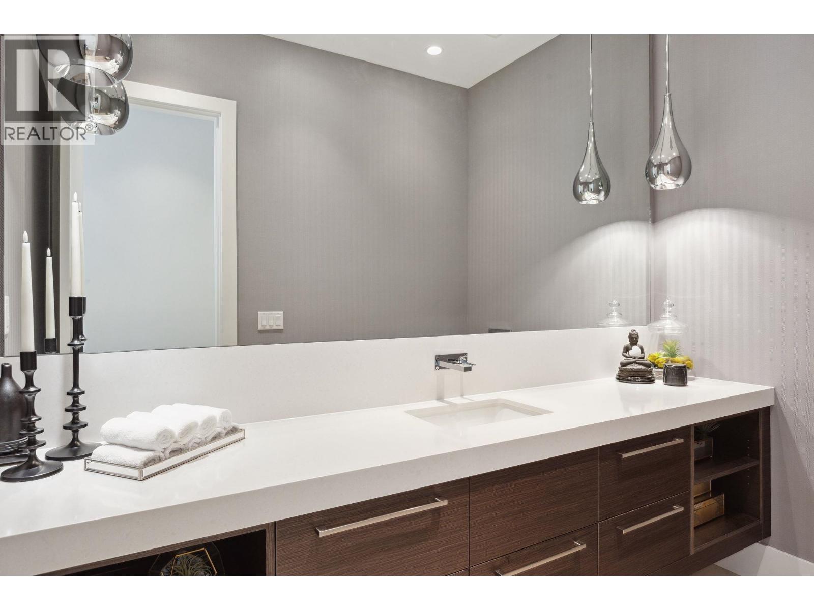 983 TUDOR AVENUE, North Vancouver