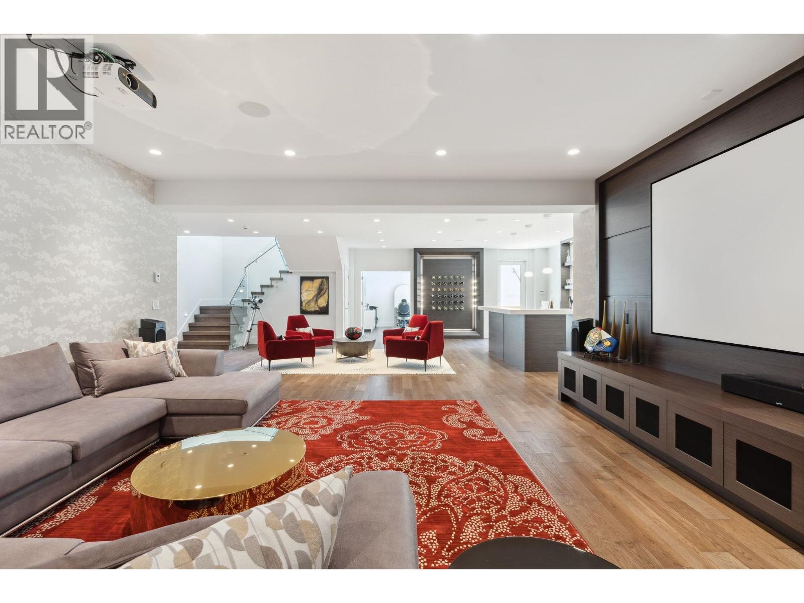 983 TUDOR AVENUE, North Vancouver