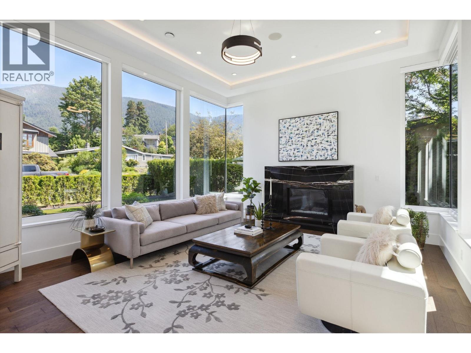 983 TUDOR AVENUE, North Vancouver