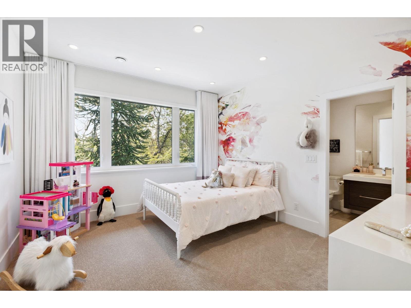 983 TUDOR AVENUE, North Vancouver