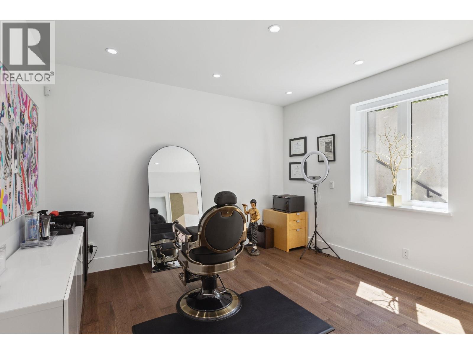 983 TUDOR AVENUE, North Vancouver