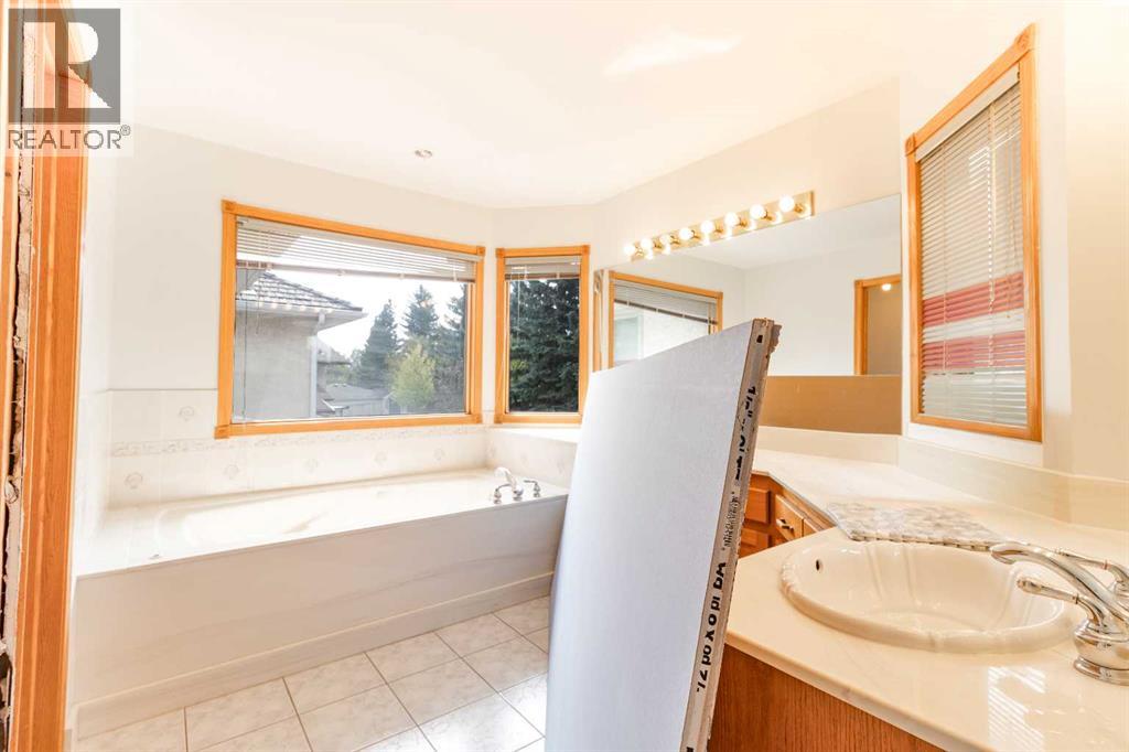 Single Family House for Sale in  Signal Hill Mews SW Signal Hill Calgary 