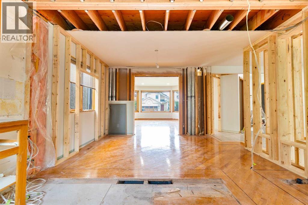 Single Family House for Sale in  Signal Hill Mews SW Signal Hill Calgary 