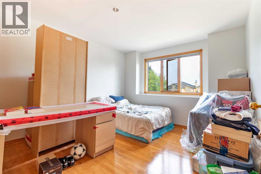 Single Family House for Sale in  Signal Hill Mews SW Signal Hill Calgary 