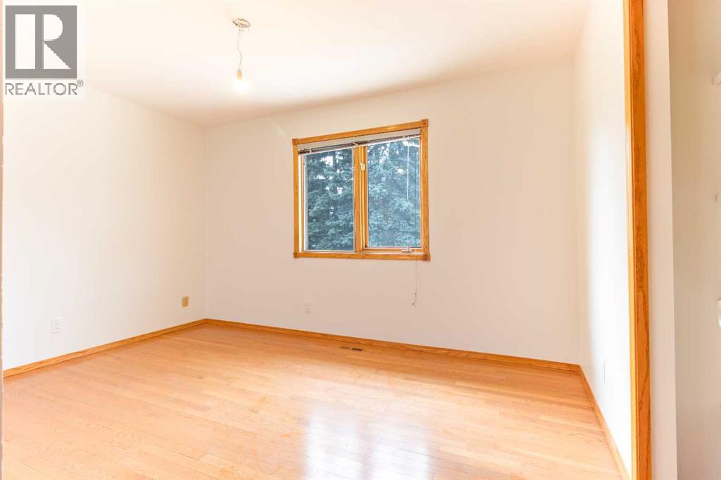 Single Family House for Sale in  Signal Hill Mews SW Signal Hill Calgary 