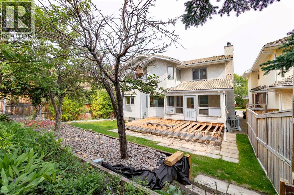 Single Family House for Sale in  Signal Hill Mews SW Signal Hill Calgary 