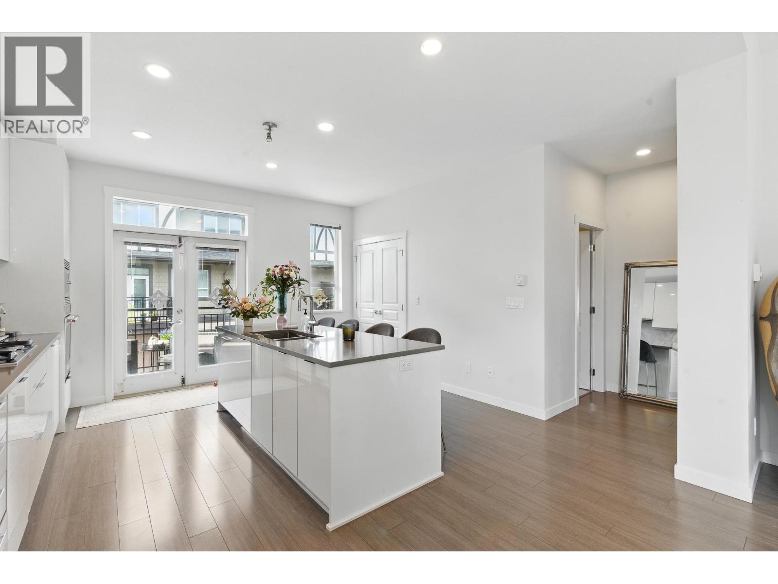 #123-10388 NO.2 Road, Richmond