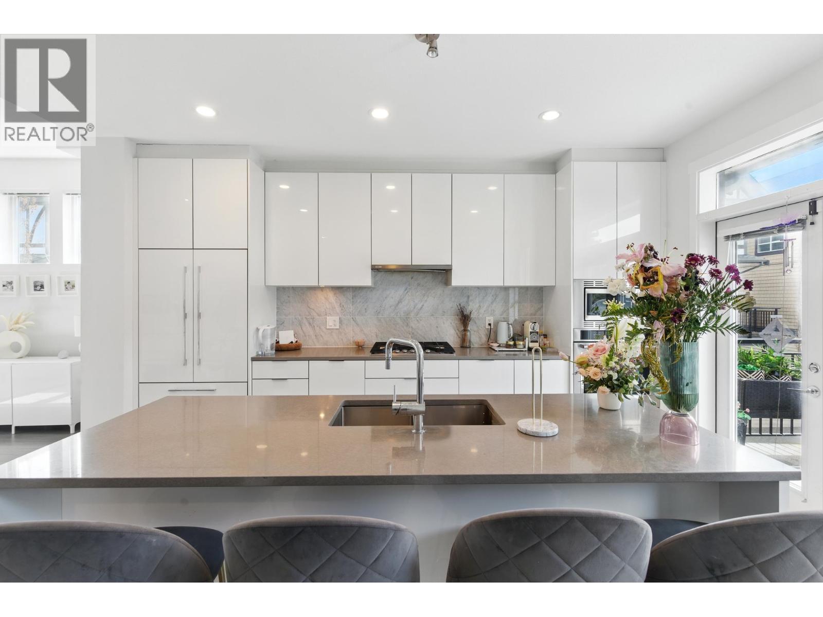 #123-10388 NO.2 Road, Richmond