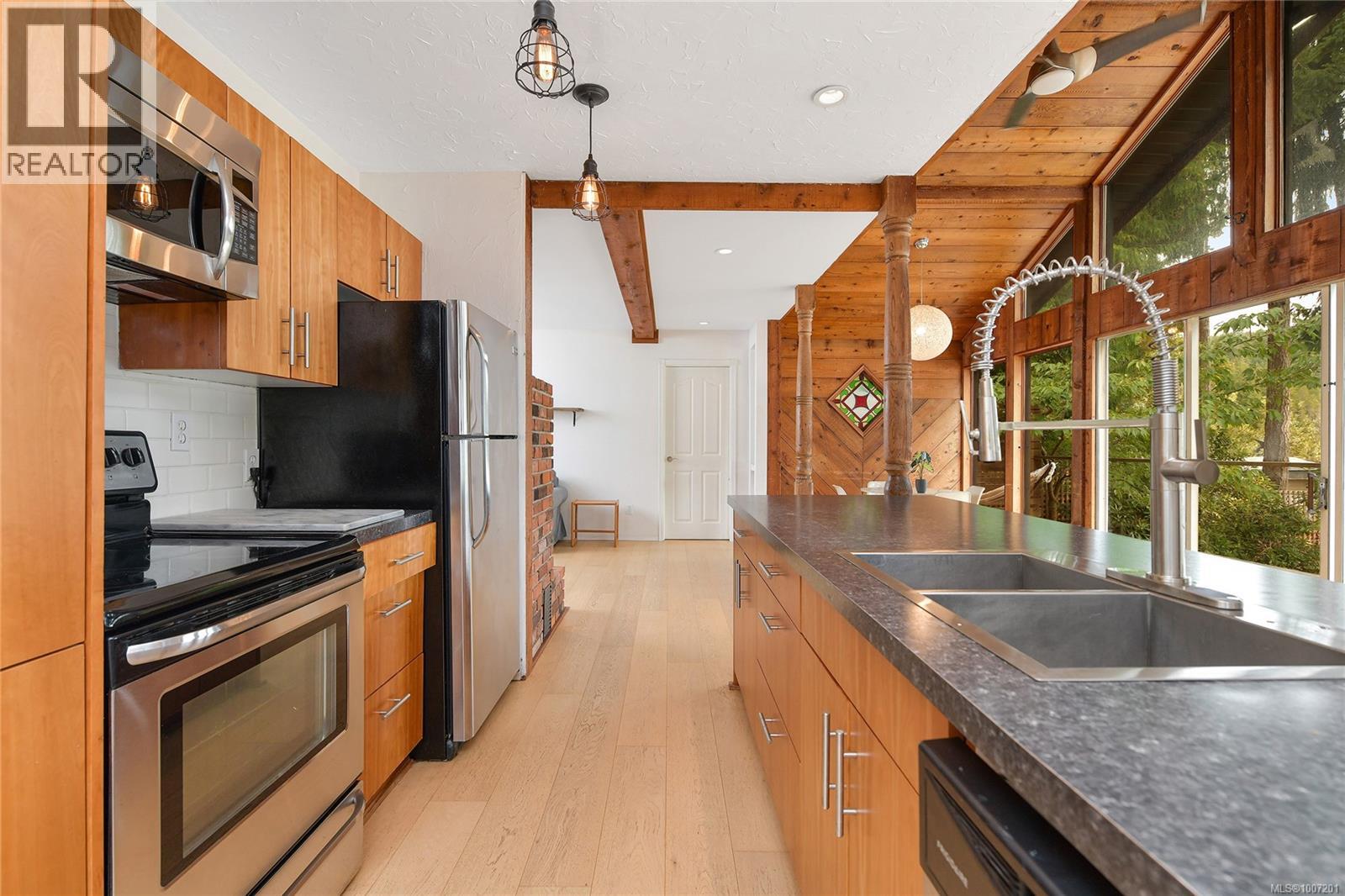  7815 Manatu Road, Sooke