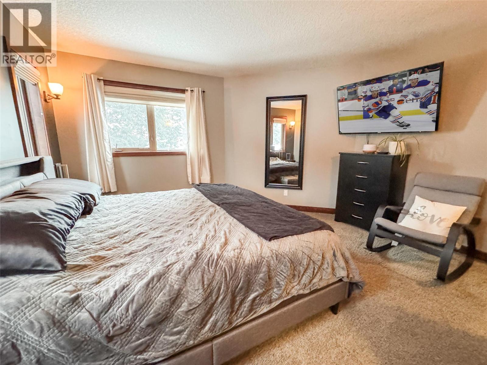960 COPPER POINT Way, Invermere