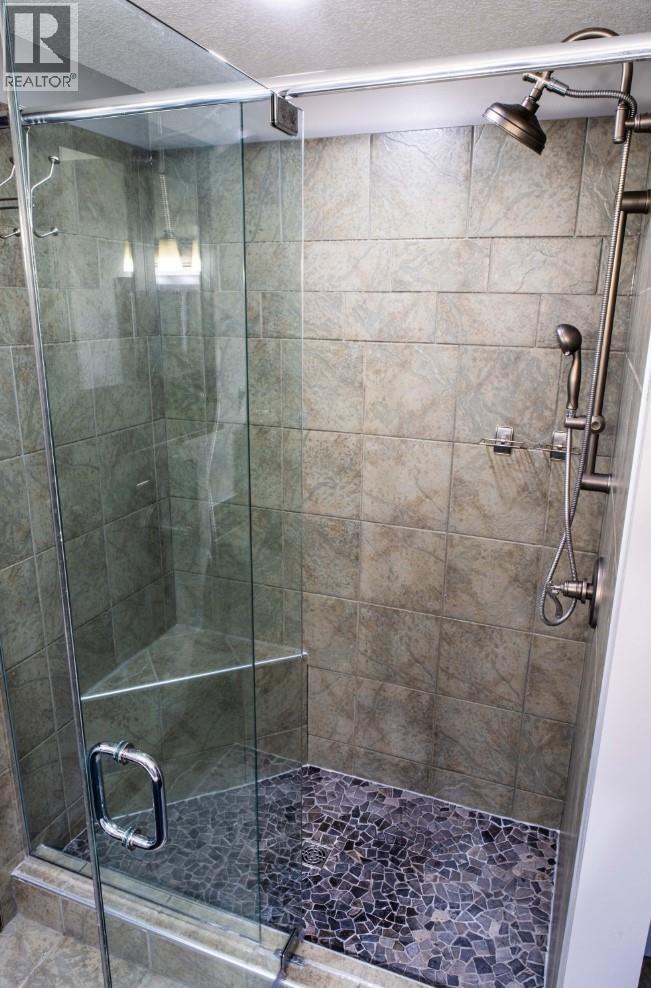 960 COPPER POINT Way, Invermere