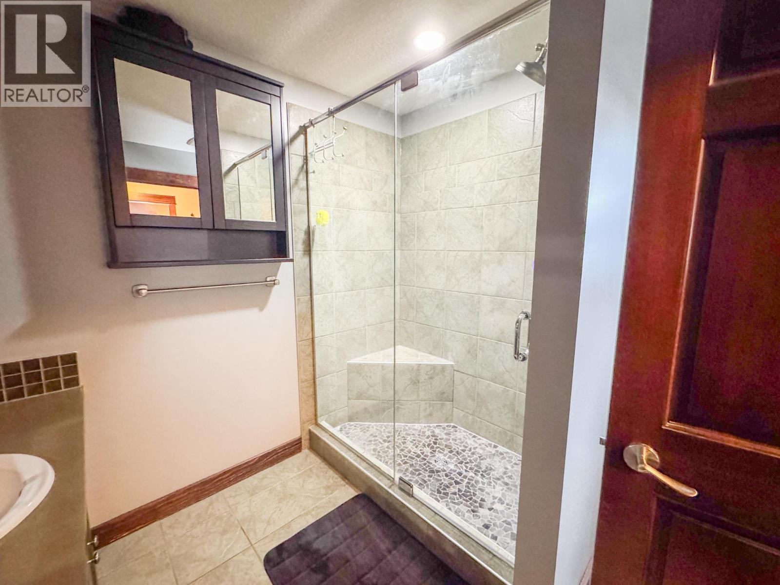 960 COPPER POINT Way, Invermere