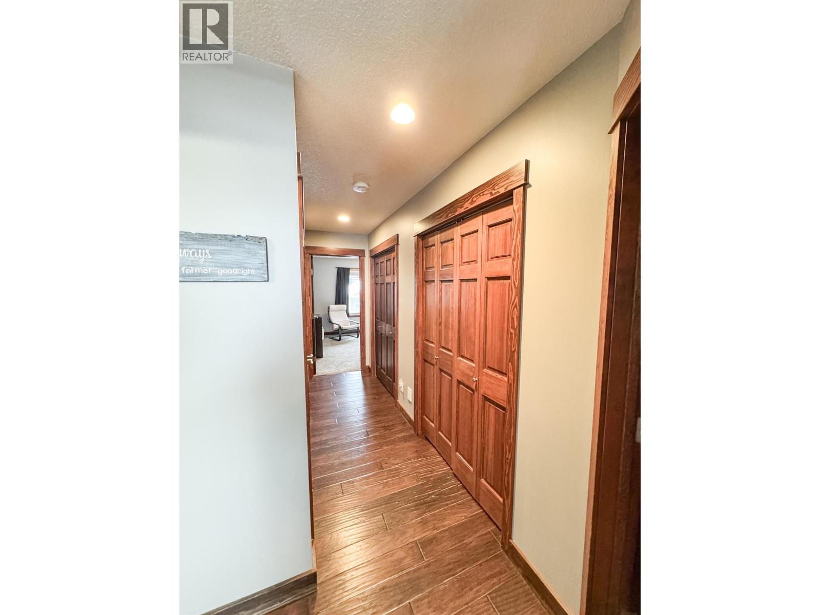 960 COPPER POINT Way, Invermere