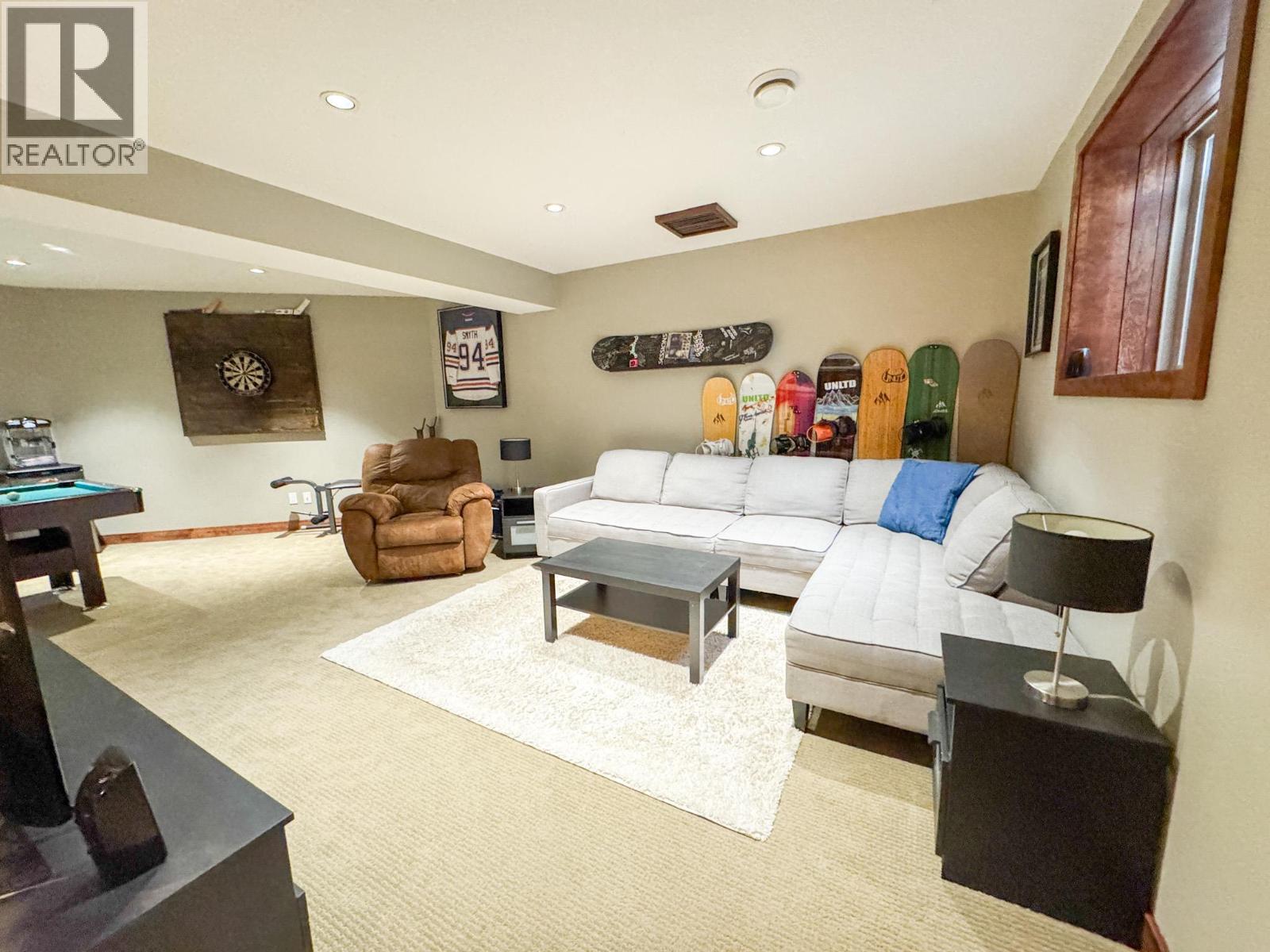 960 COPPER POINT Way, Invermere