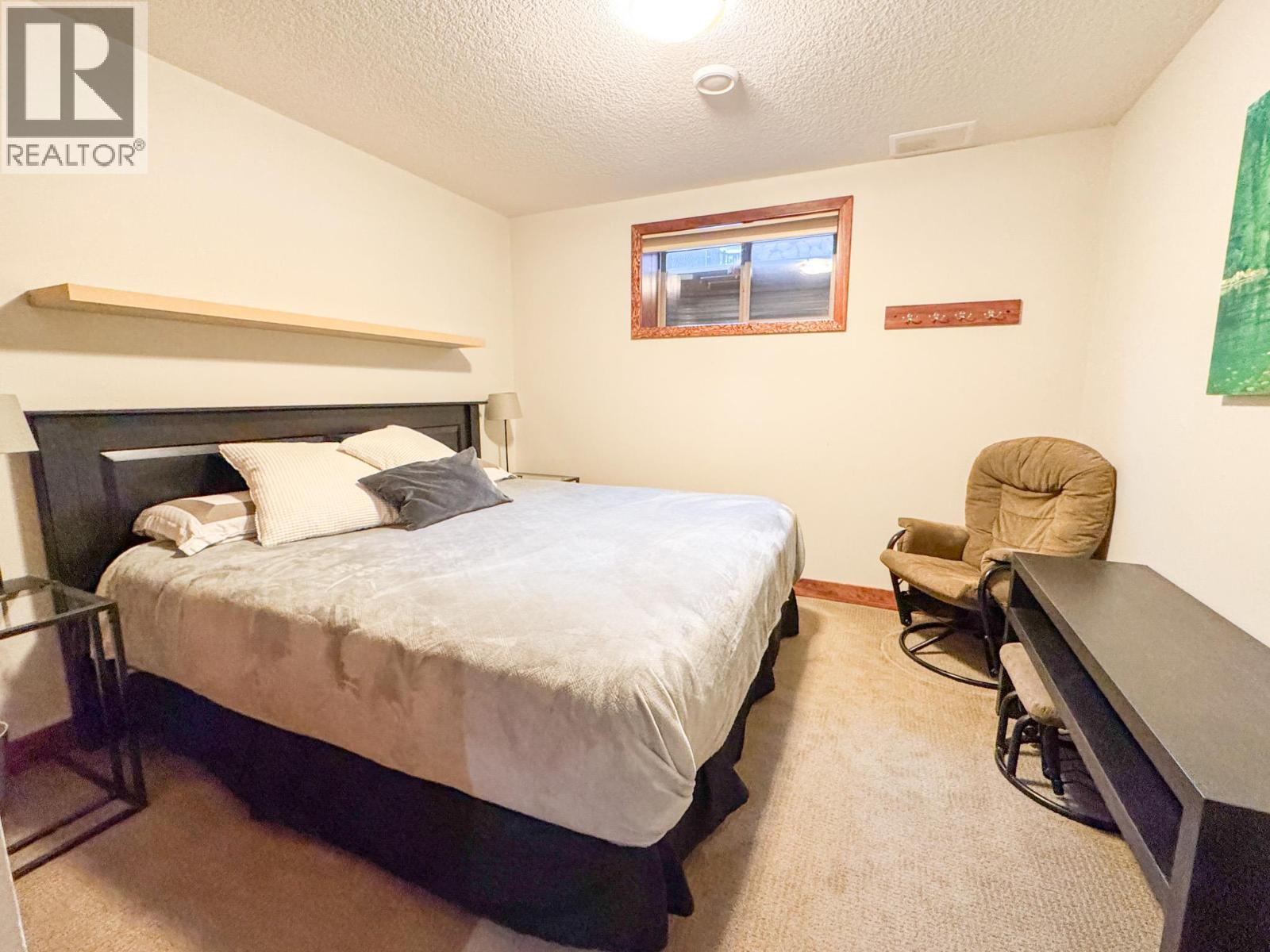 960 COPPER POINT Way, Invermere