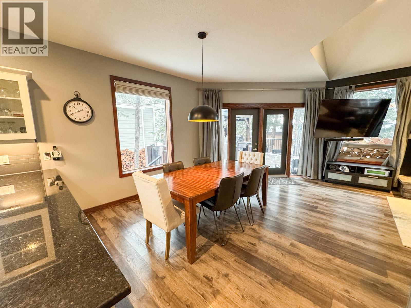 960 COPPER POINT Way, Invermere
