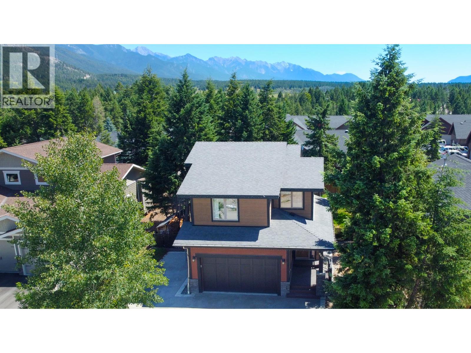 960 COPPER POINT Way, Invermere