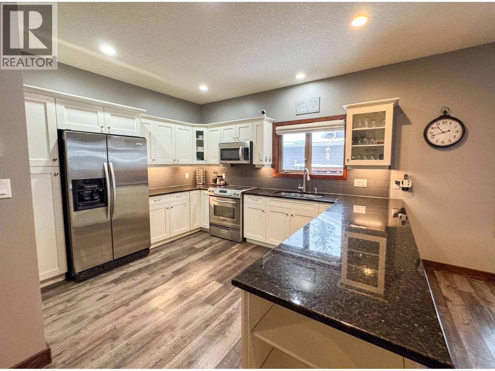 960 COPPER POINT Way, Invermere