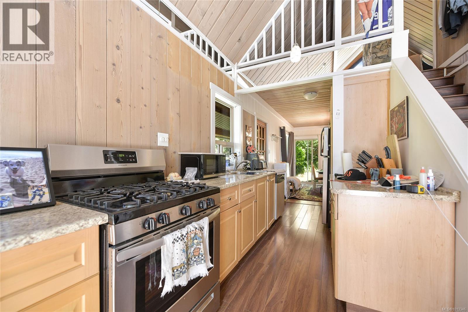  2874 Leigh Road, Langford