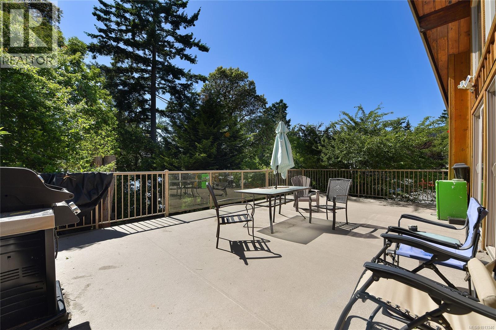  2874 Leigh Road, Langford