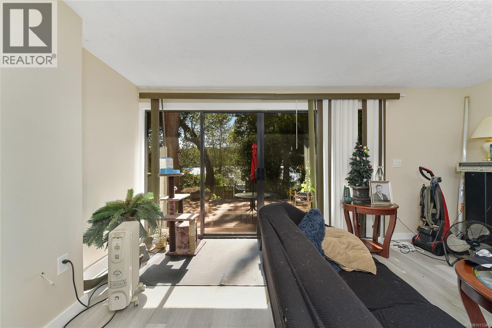  2874 Leigh Road, Langford