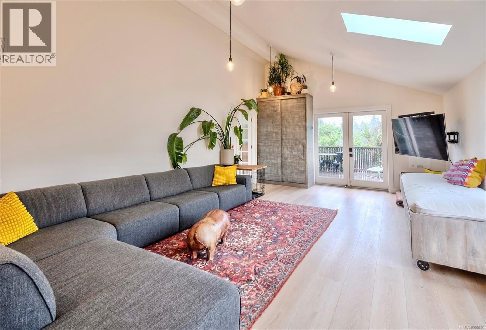 260 Neill St, Tofino