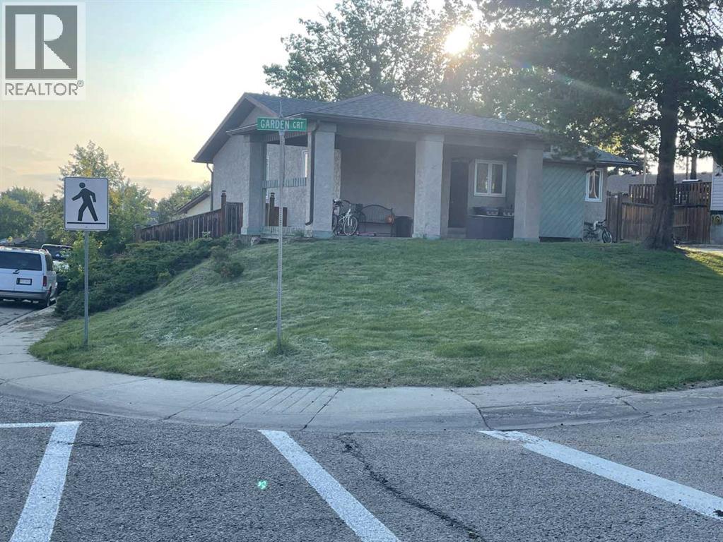 2 Garden Court, Sylvan Lake