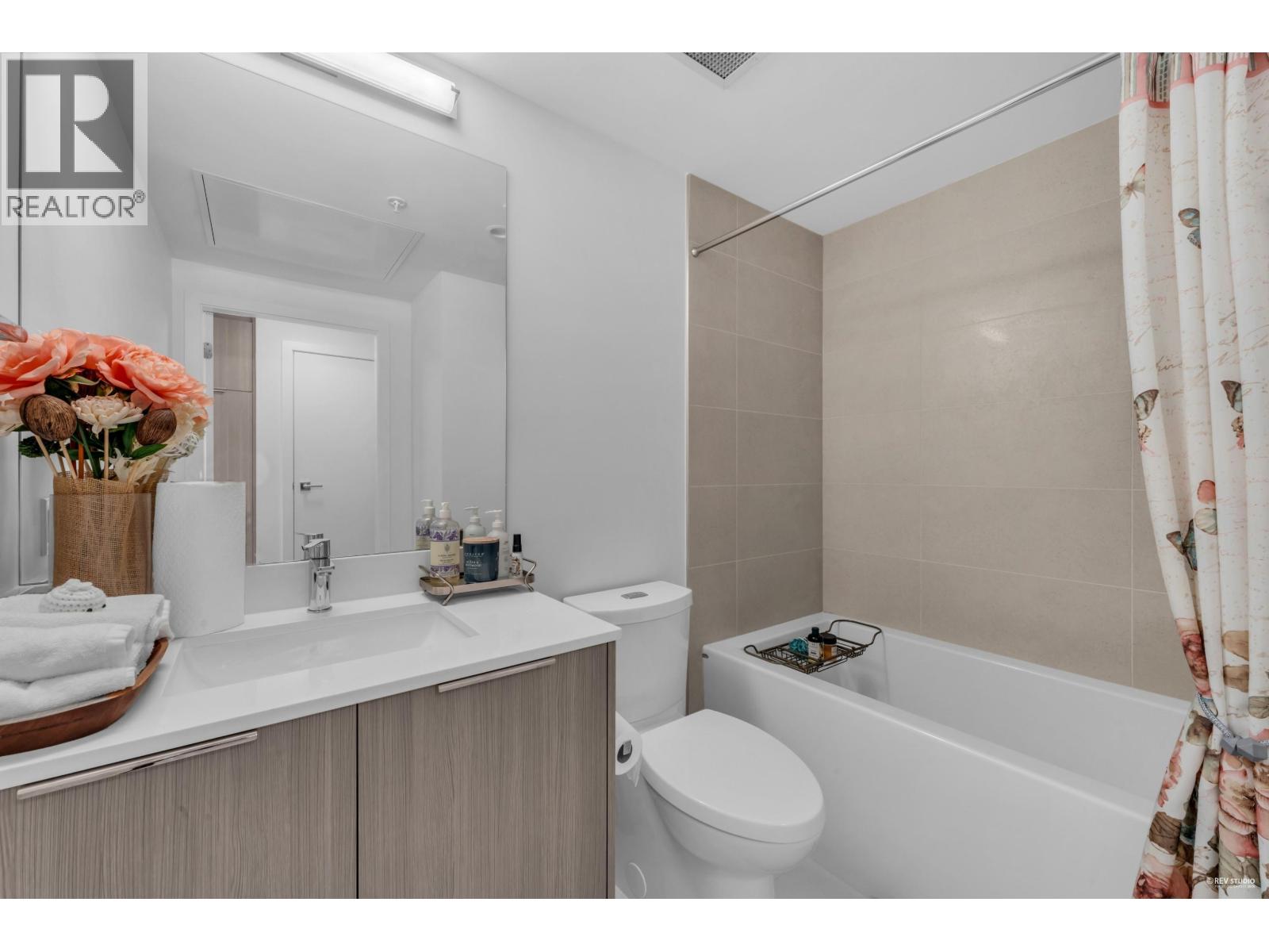 1406 1401 HUNTER STREET, North Vancouver
