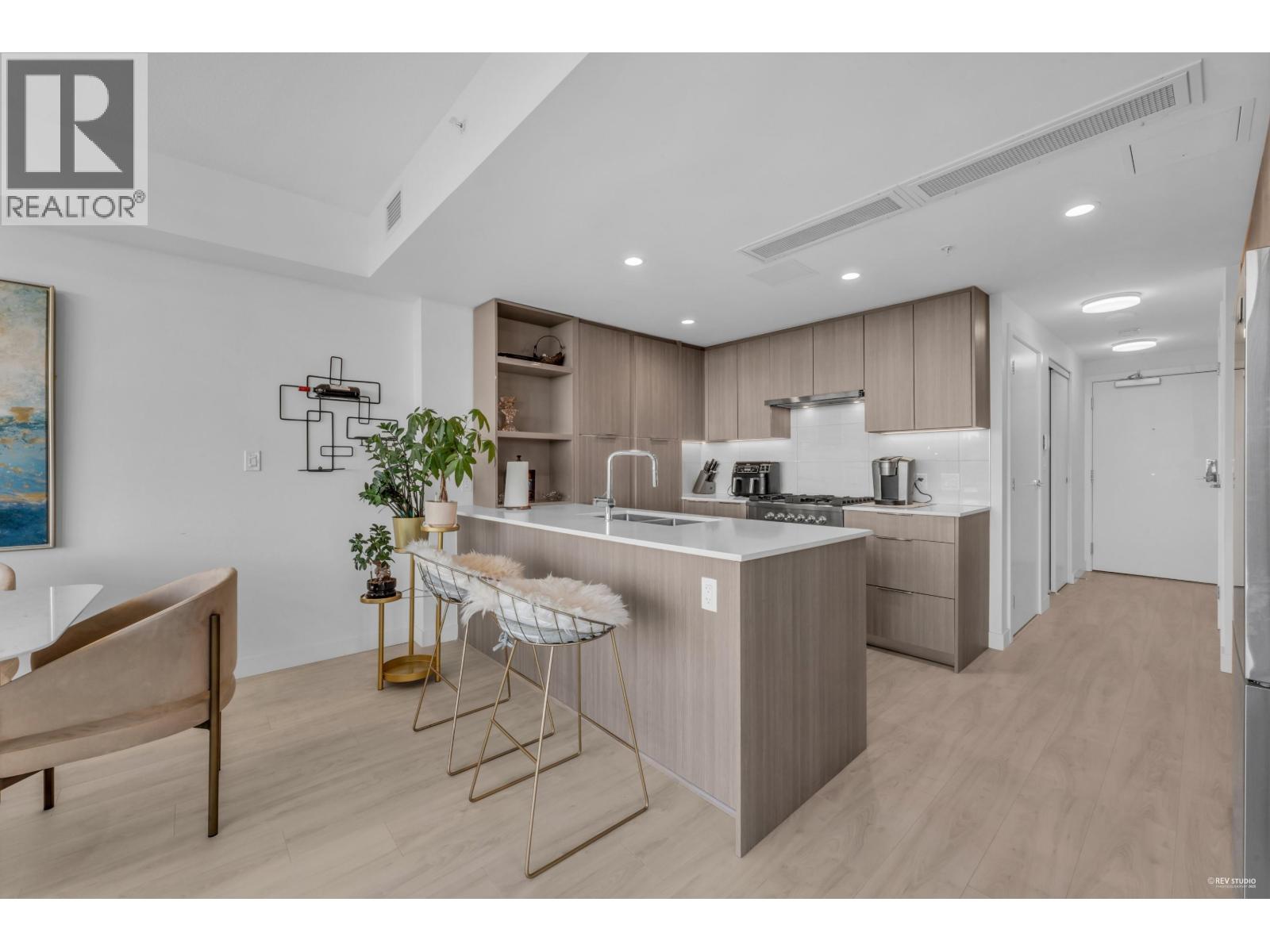 1406 1401 HUNTER STREET, North Vancouver