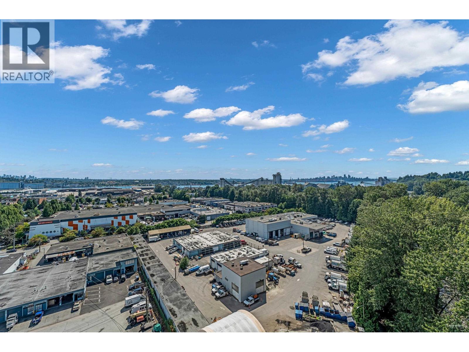 1406 1401 HUNTER STREET, North Vancouver