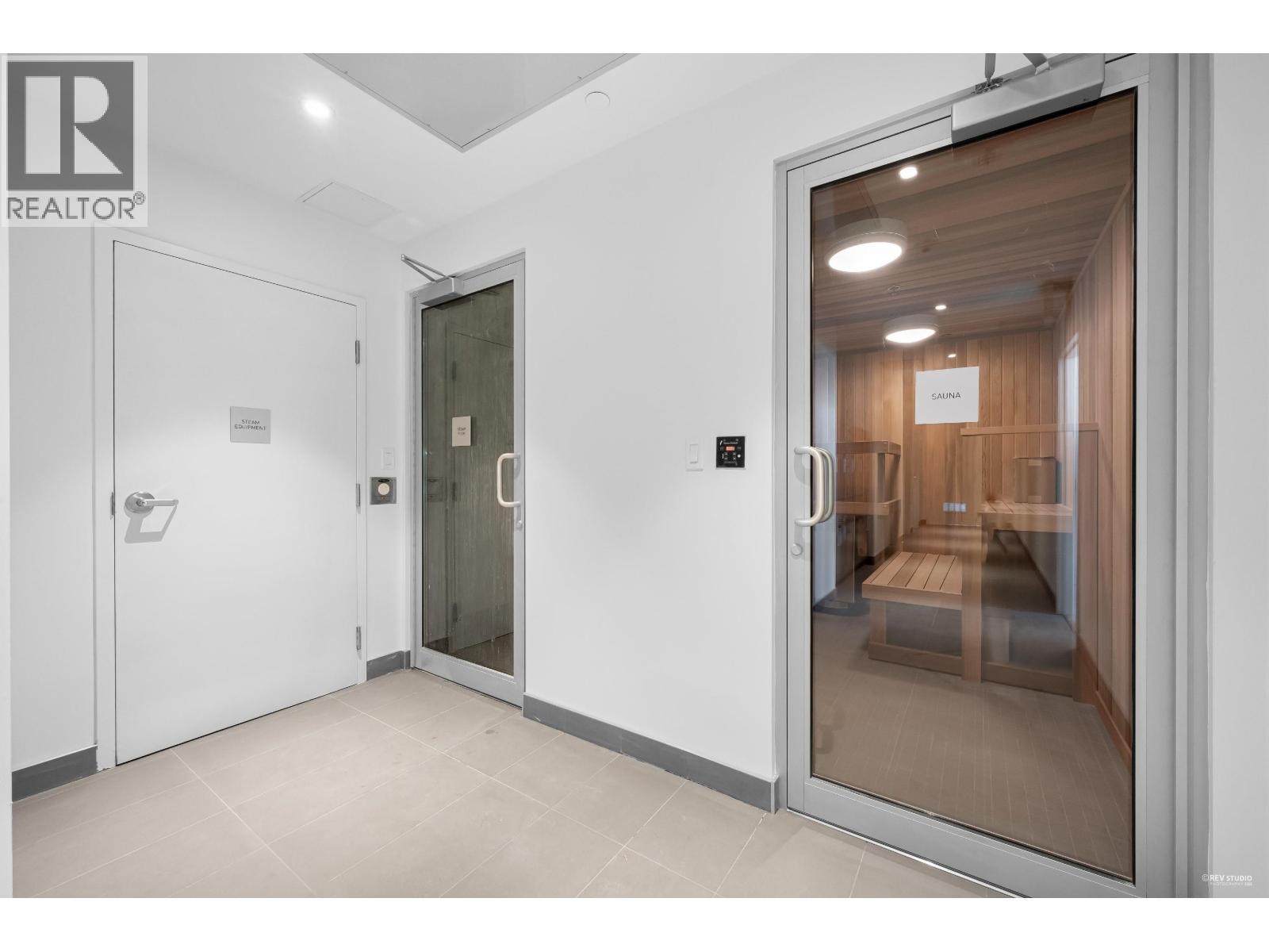 1406 1401 HUNTER STREET, North Vancouver