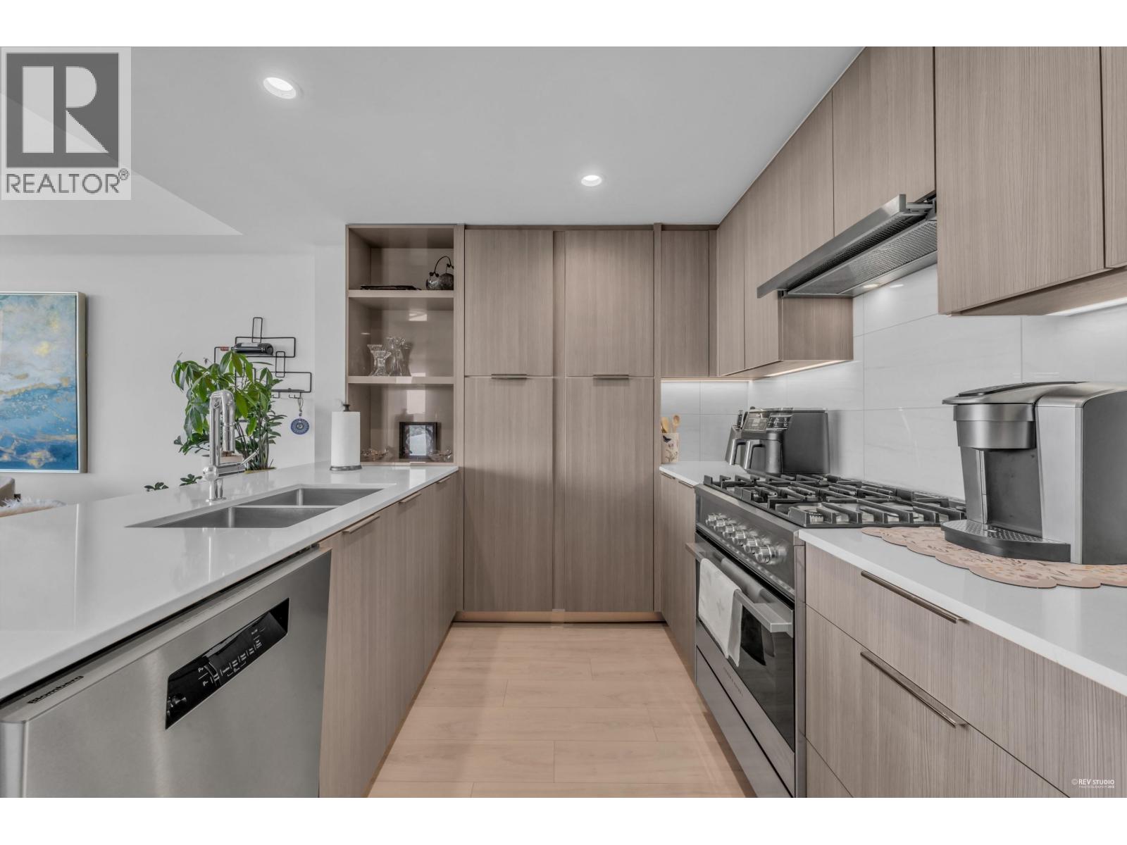 1406 1401 HUNTER STREET, North Vancouver