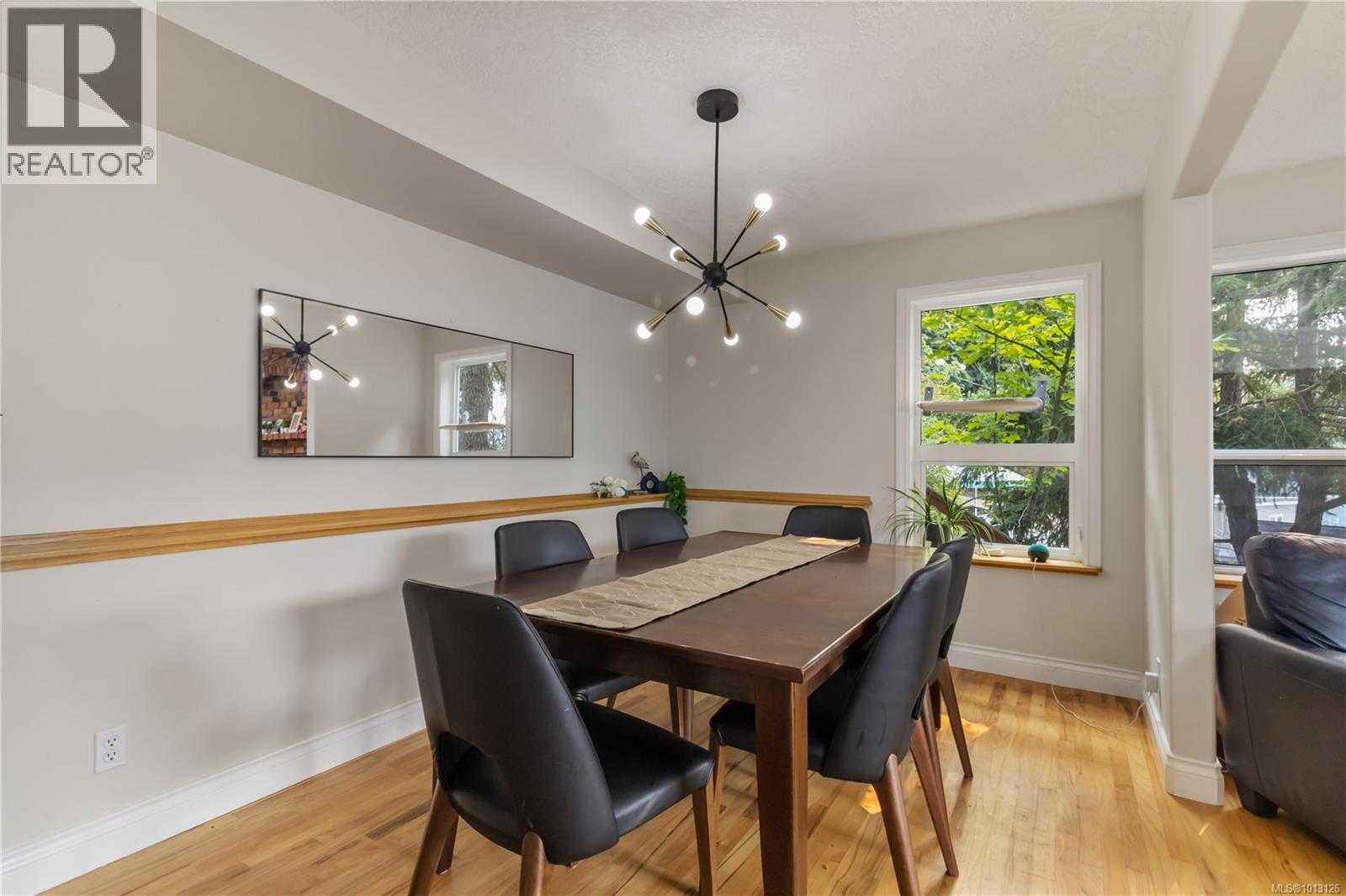  6878 Mark Lane, Central Saanich