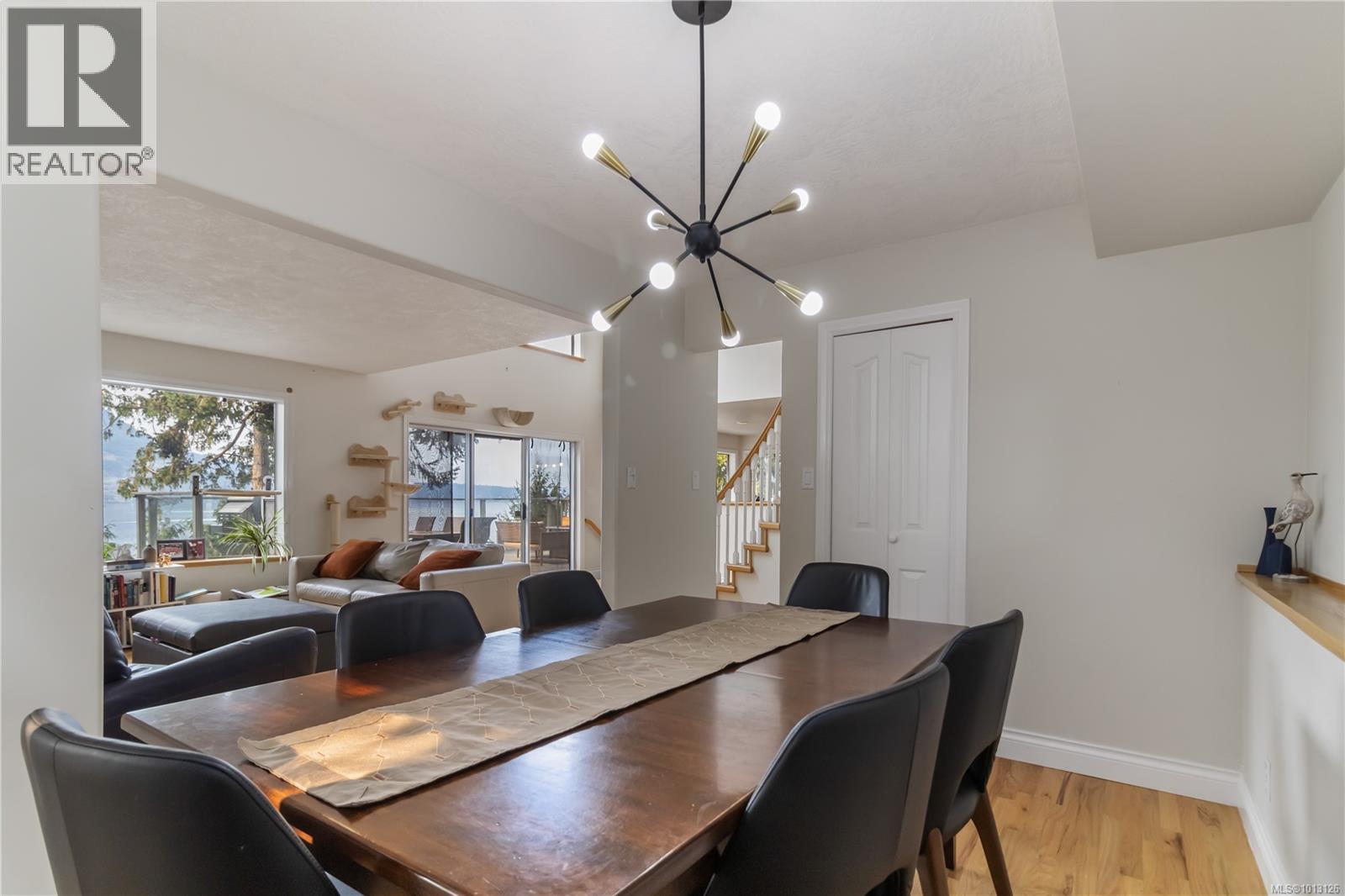  6878 Mark Lane, Central Saanich