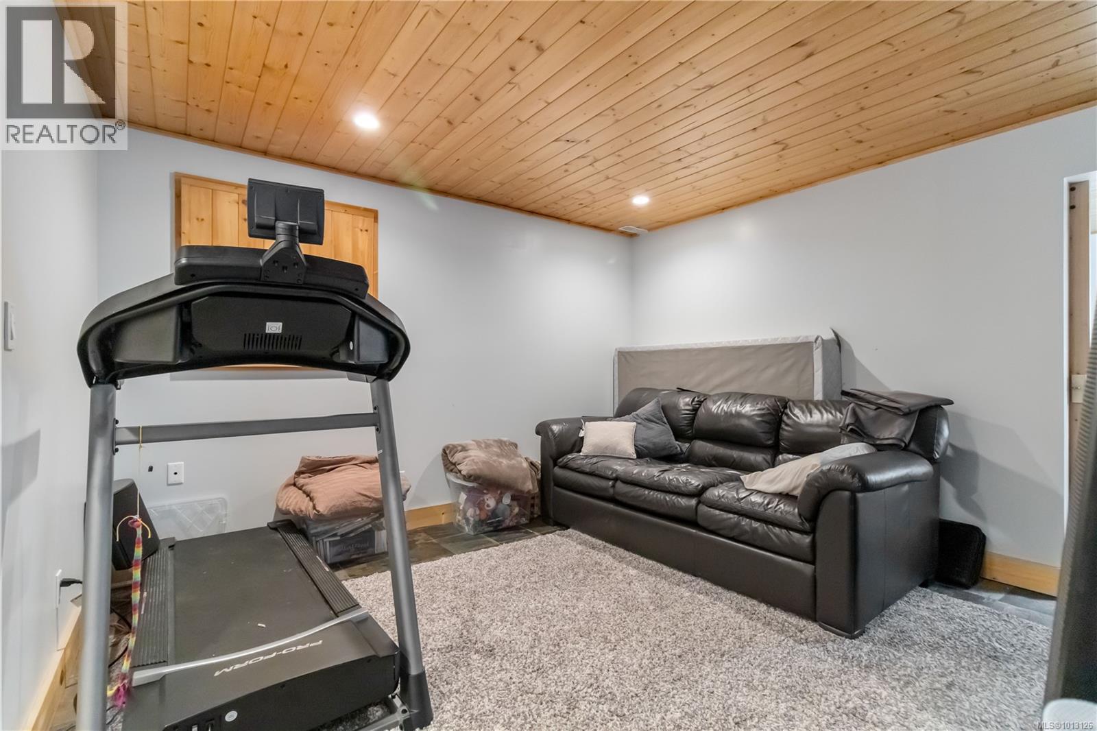  6878 Mark Lane, Central Saanich