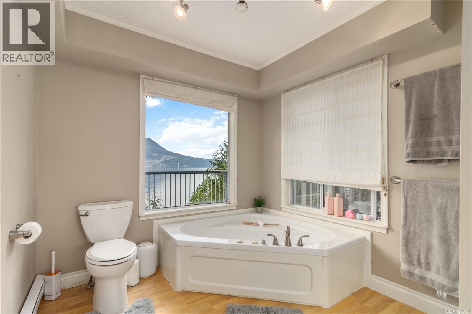  6878 Mark Lane, Central Saanich