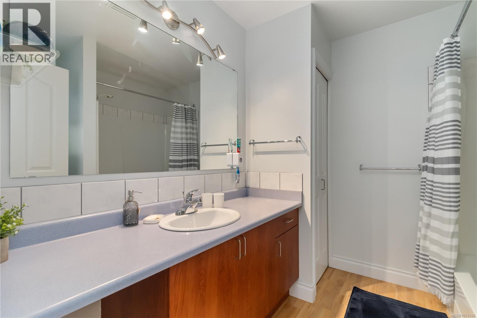  6878 Mark Lane, Central Saanich